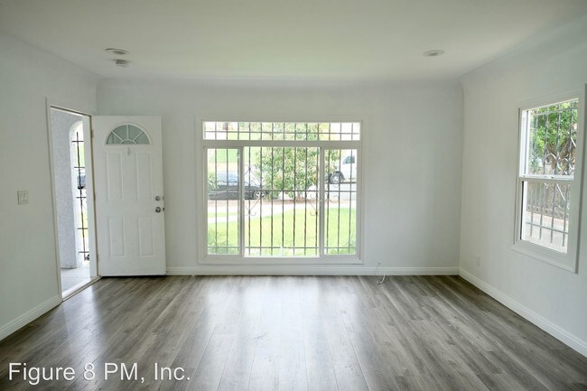 Building Photo - 3 br, 2 bath Apartment - 3926 W 28th St