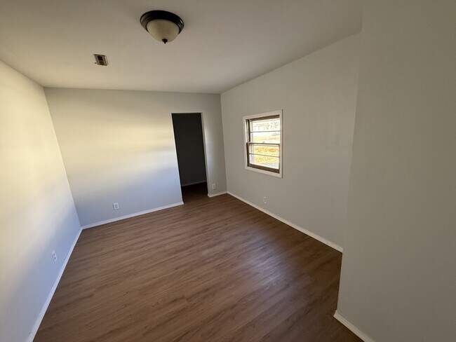 Foto del edificio - 1036 College Ln