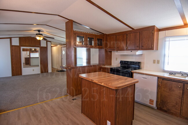 Foto del edificio - Charming 3-Bed, 2-Bath Home in Glendale Es...