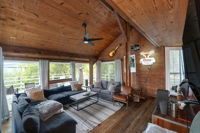 Building Photo - 1902 David St