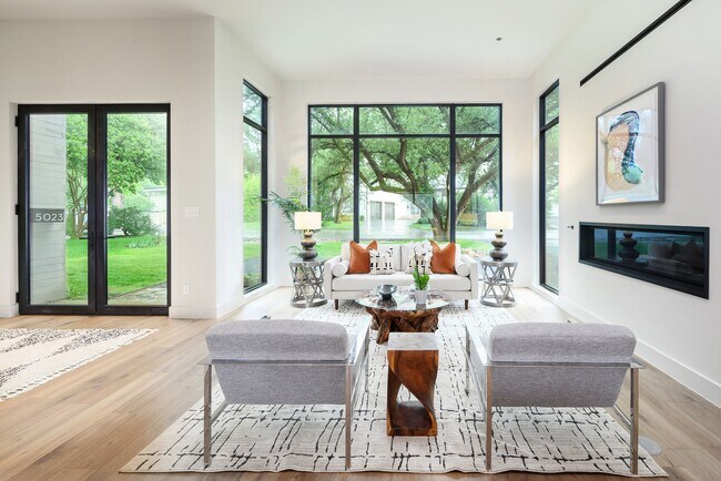 Foto del edificio - 5023 Lilac Ln