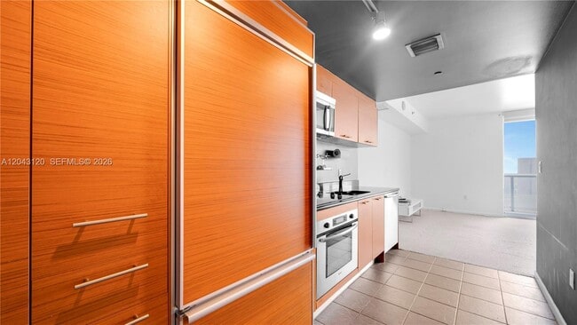 Building Photo - 50 Biscayne Blvd