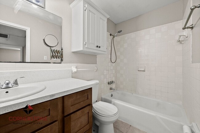 Building Photo - LOCATED MINUTES FROM LSU BASEBALL/FOOTBALL FIELD! 2 BED, 1 BATH!