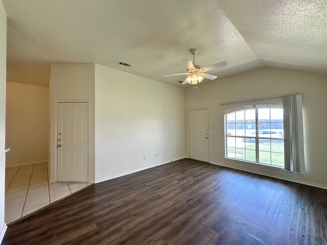 Foto del edificio - 3605 Woodrow Dr