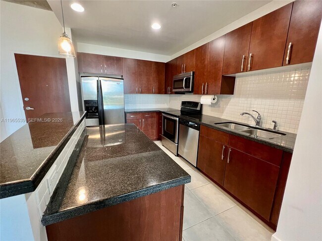 Foto del edificio - 300 S Australian Ave