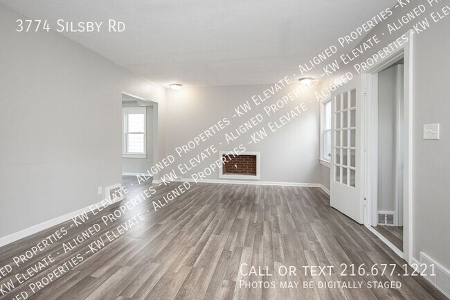 Building Photo - Fabulous, Renovated University Heights Gold!