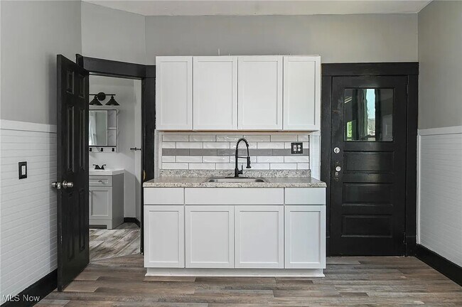 Foto del edificio - 3620 E 63rd St