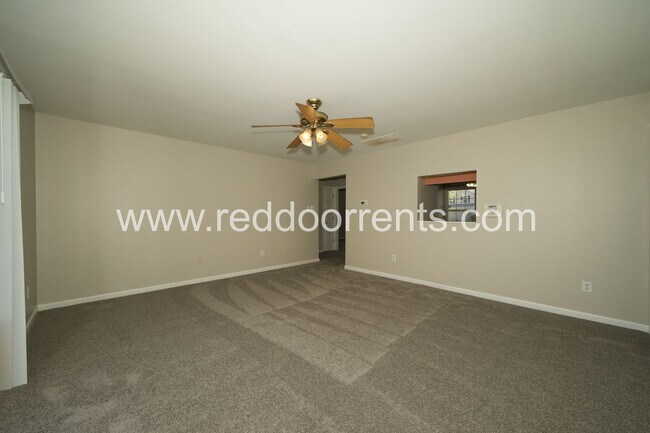 Foto del edificio - Charm and Convenience: Your Ideal 3-Bedroo...