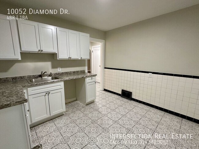 Foto del edificio - 10052 Diamond Dr