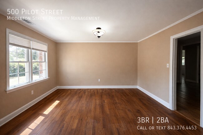 Foto del edificio - 500 Pilot St