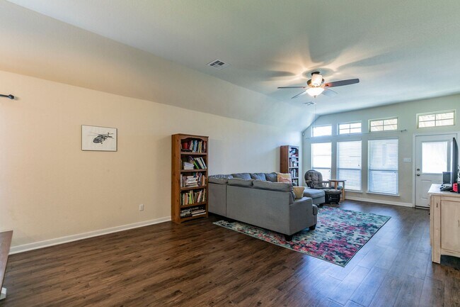 Foto del edificio - 4 BEDROOM, 3 BATH, BELTON ISD