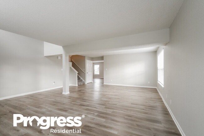 Building Photo - 12335 Tuckaway Ct
