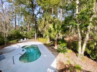 Building Photo - Moss Creek Home with a Gorgeous Water View!