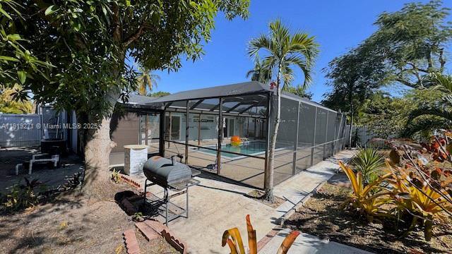 Building Photo - 6980 Scott St