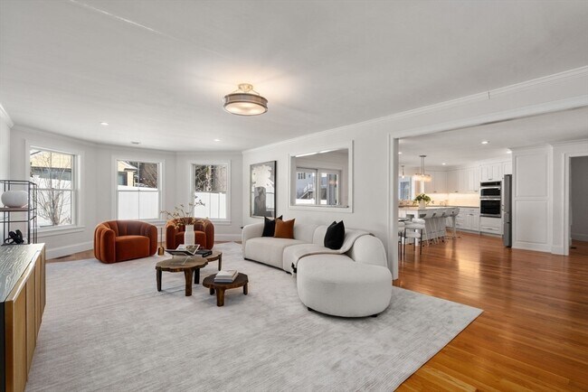 Foto del edificio - 150 Country Club Rd