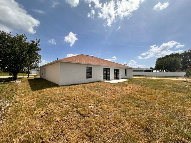 Building Photo - 1107 Diplomat Pkwy E