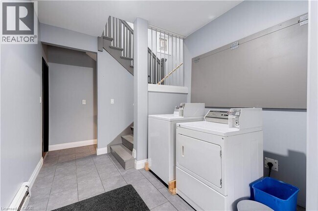 Photo du bâtiment - 152 Sanford Ave S