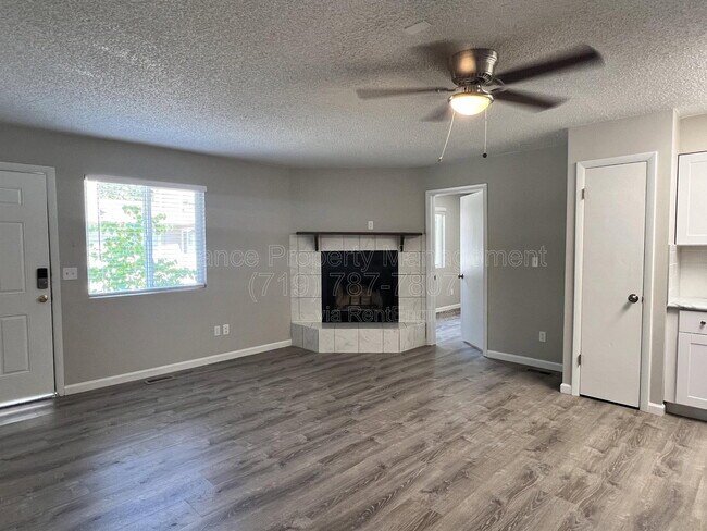 Foto del edificio - 2462 E Willamette Ave