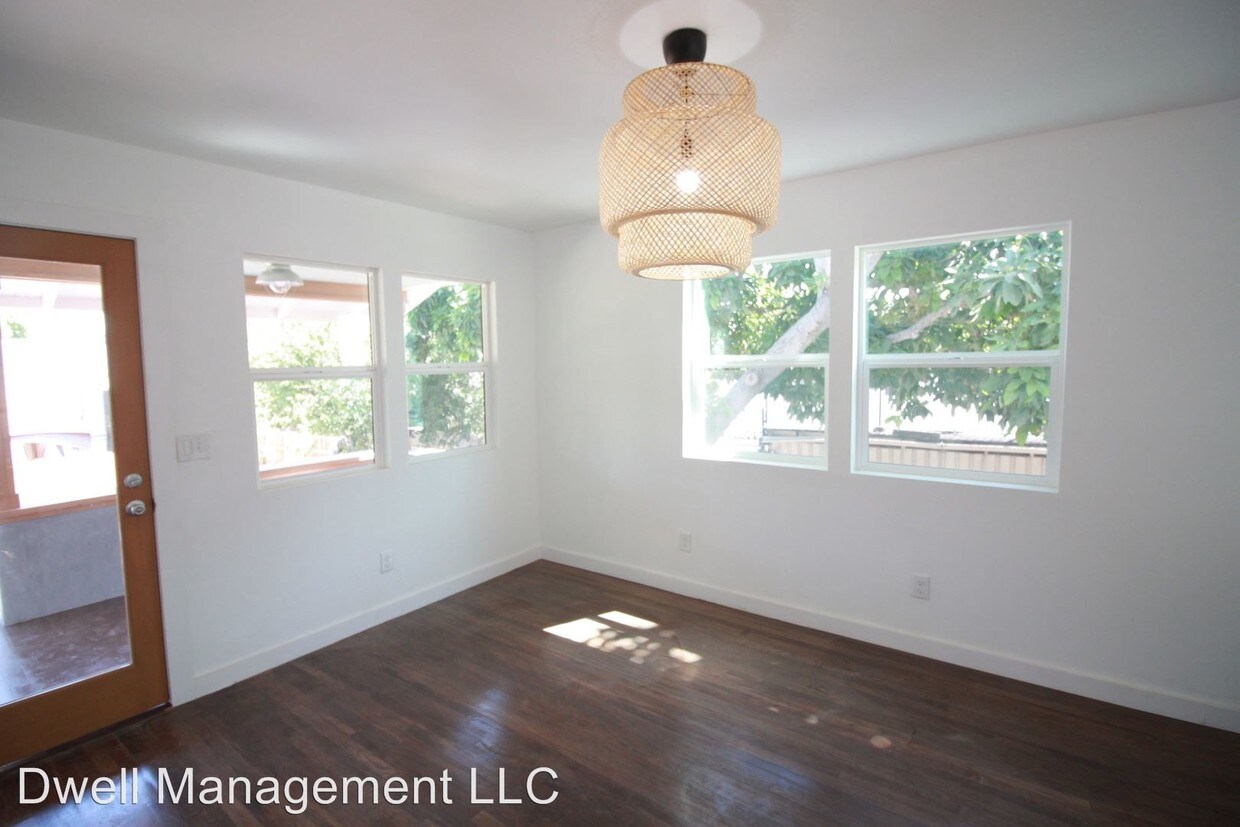 Foto principal - 2214 Aaron St