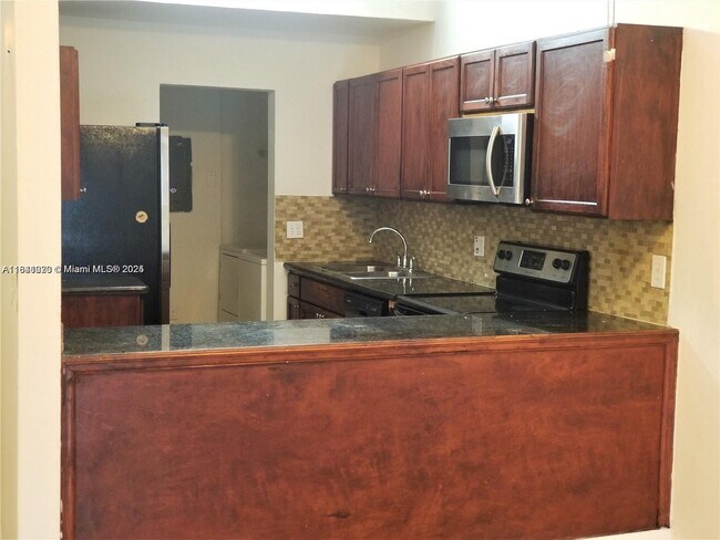 Foto del edificio - 6979 SW 40th St