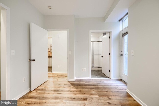 Building Photo - 1211 Light St