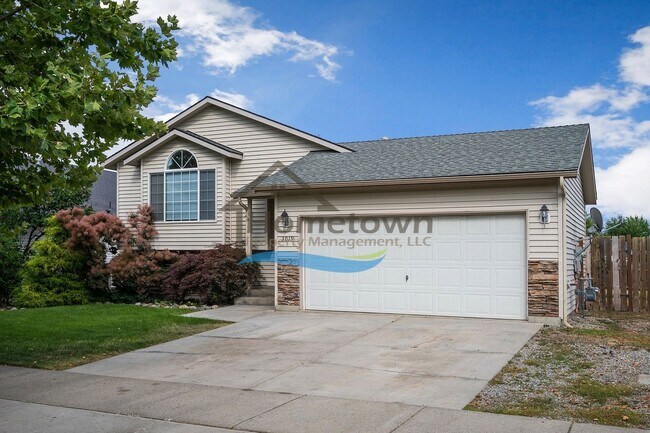 Building Photo - Updated 4 Bedroom Home in Fieldstone!