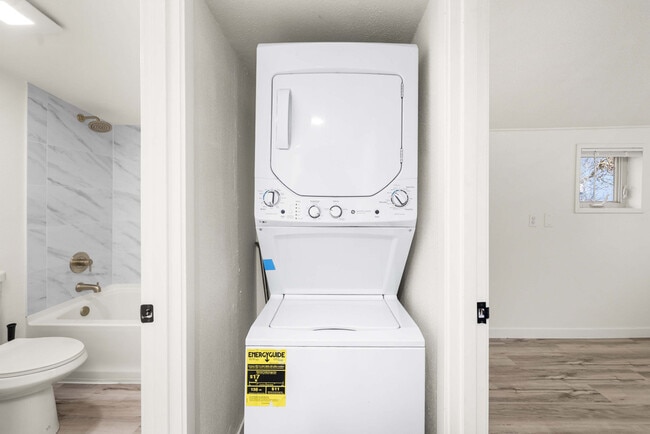 Foto del edificio - 815 SW Cloverdale St