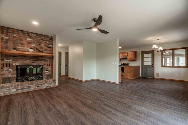 Building Photo - Charming 3-bedroom 2 bath Home in Bella Vi...
