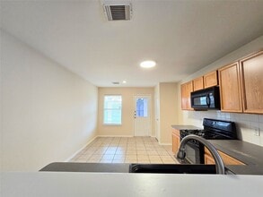 Building Photo - 29527 Evergreen Hills Dr