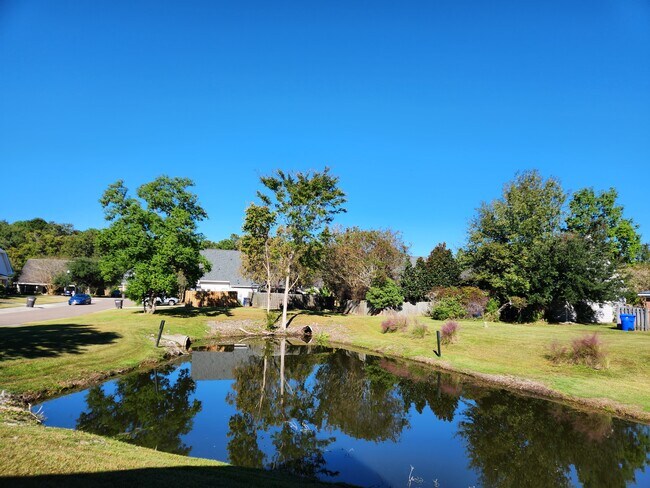Building Photo - 1625 Baltusrol Ln