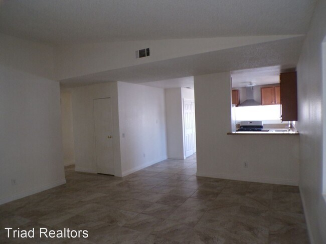 Building Photo - 3 br, 2 bath House - 6103 Chia