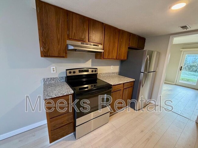 Building Photo - 205 Fairway Gardens Dr