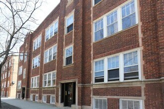 Building Photo - 1923 W Winnemac Ave