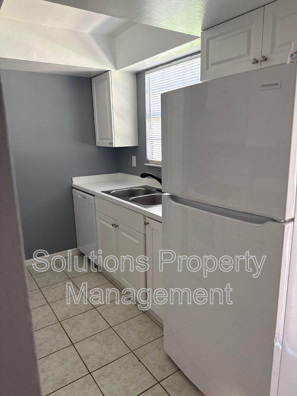 Foto del edificio - 1300 Arlington Ln NE