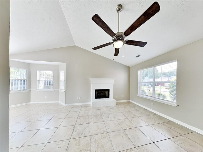 Building Photo - 136 Pecan Dr