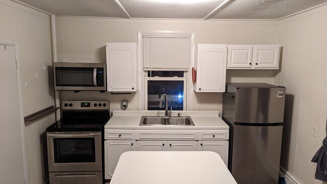 Building Photo - 90 Gibbs Avenue, Unit 2