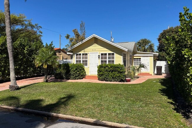 Photo - 419 43rd St House