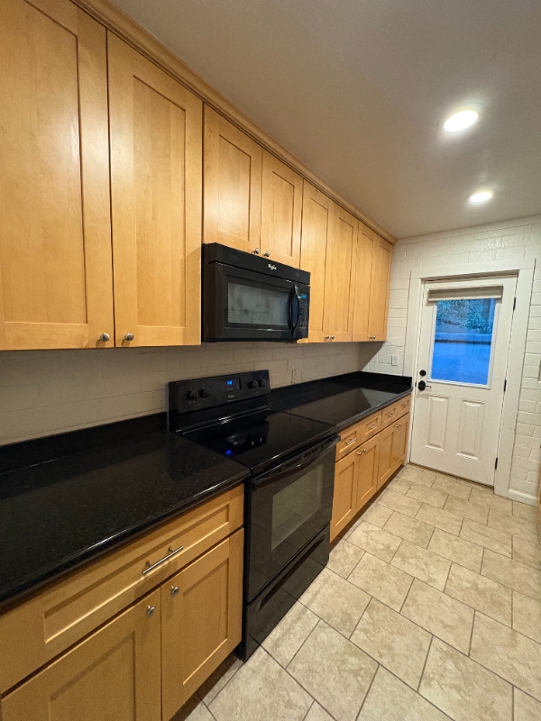 Building Photo - 931 Grand Ave