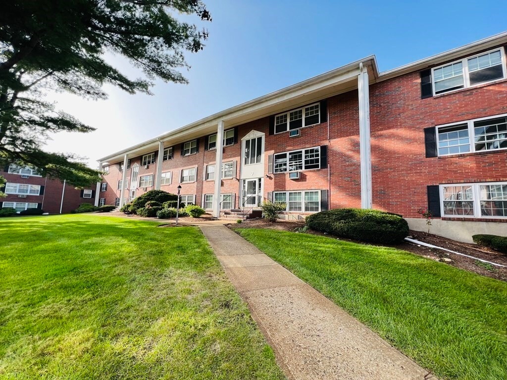 9 Tara Dr Unit 4, Weymouth, MA 02188 Condo for Rent in Weymouth, MA