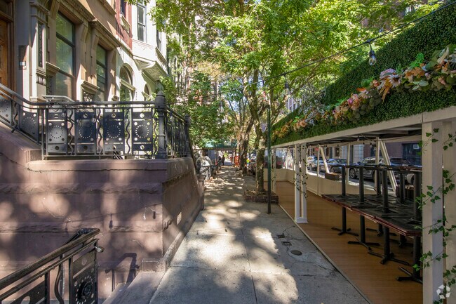 Foto del edificio - 112 W 73rd St