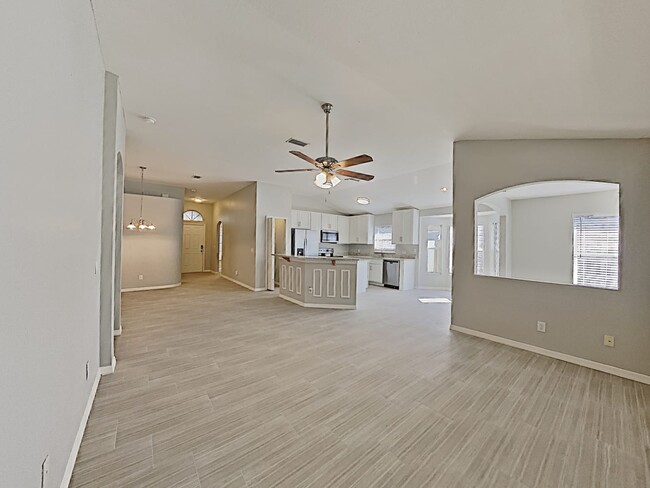 Building Photo - 1831 Greystone Heights Dr