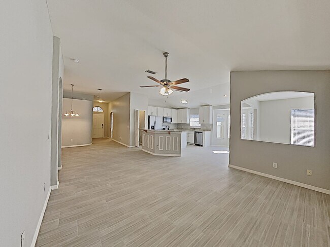 Foto del edificio - 1831 Greystone Heights Dr