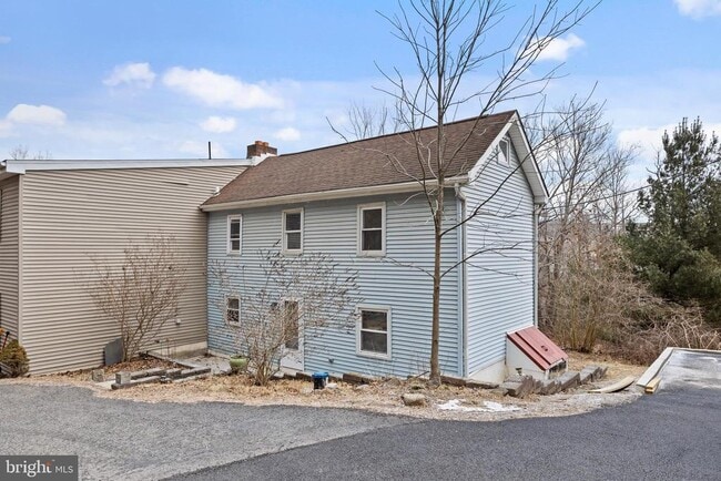 Building Photo - 7 Helluva Hill Ln