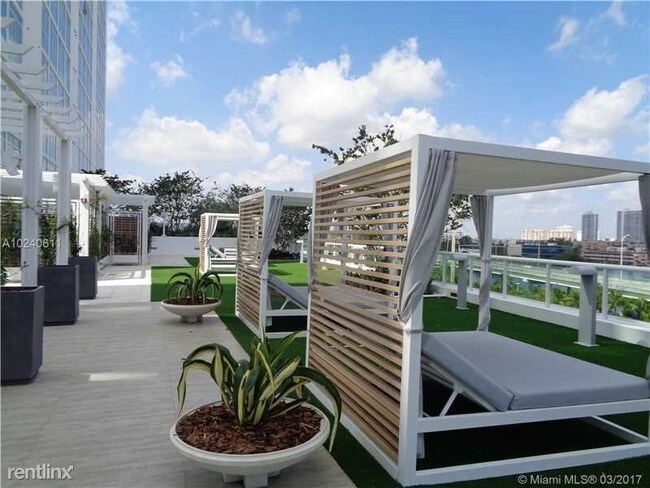 Building Photo - 400 Sunny Isles Blvd