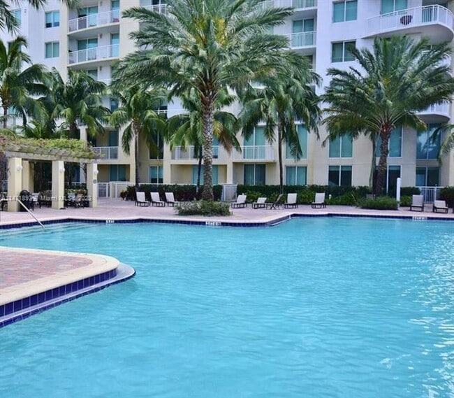 Building Photo - 1745 E Hallandale Beach Blvd
