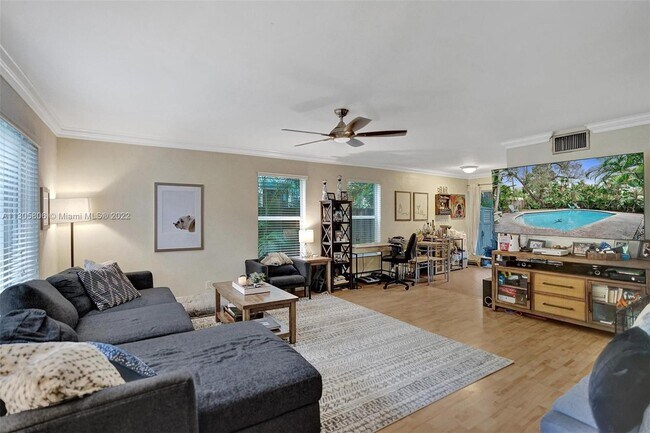 Building Photo - 307 SW 11th Ct  1-2 Fort Lauderdale Fl 33315
