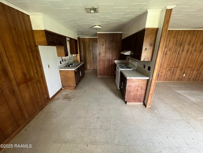 Building Photo - 103 Latin Dr