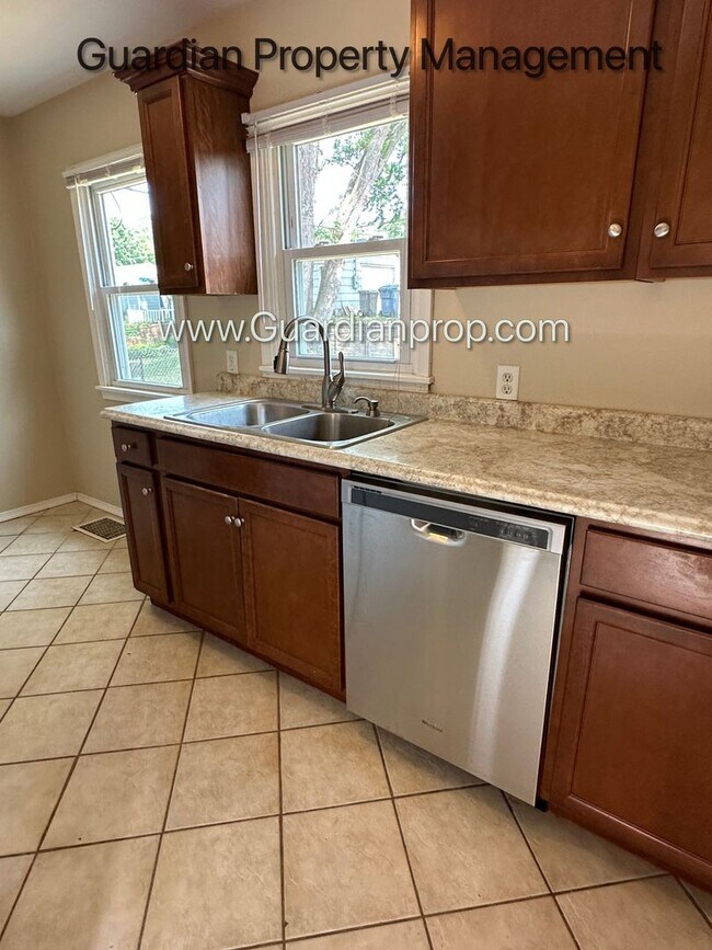 Foto del edificio - South Minneapolis Single Family Home, Dishwasher, Garage, 2 Baths, Video Walkthrough