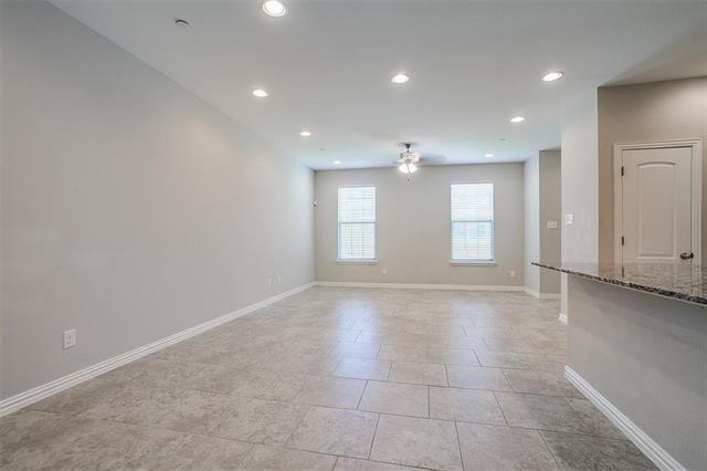 Foto del edificio - 1946 Timber Oaks Dr