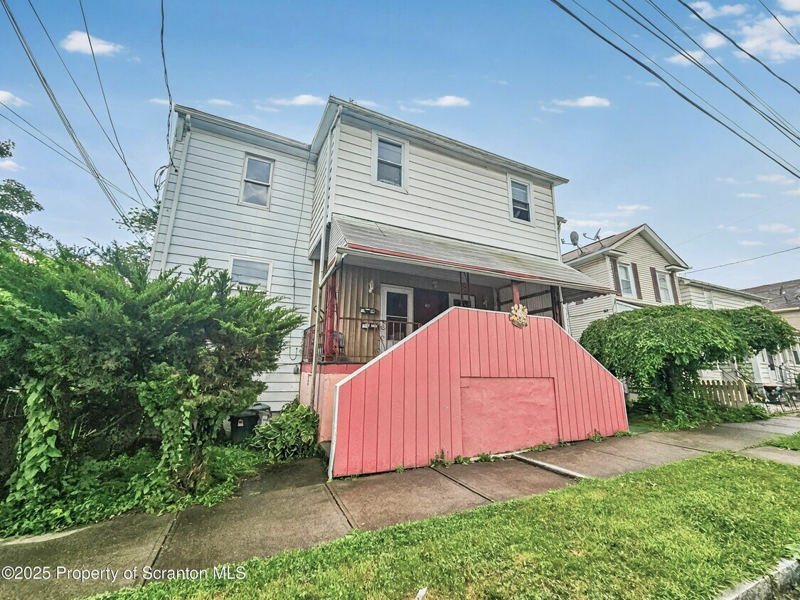 Primary Photo - 14 Kulp Ave